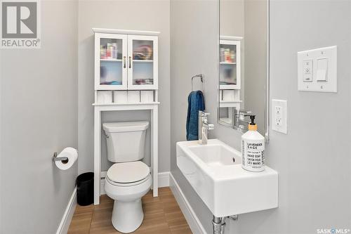 418 Kloppenburg Street, Saskatoon, SK - Indoor Photo Showing Bathroom