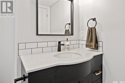 418 Kloppenburg Street, Saskatoon, SK - Indoor Photo Showing Bathroom