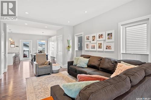 418 Kloppenburg Street, Saskatoon, SK - Indoor Photo Showing Living Room