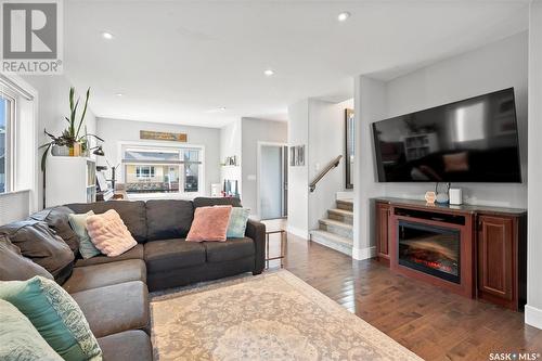 418 Kloppenburg Street, Saskatoon, SK - Indoor Photo Showing Living Room