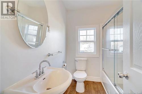 587 Brookside Drive, Fredericton, NB - Indoor Photo Showing Bathroom