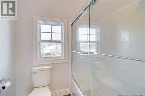 587 Brookside Drive, Fredericton, NB - Indoor Photo Showing Bathroom