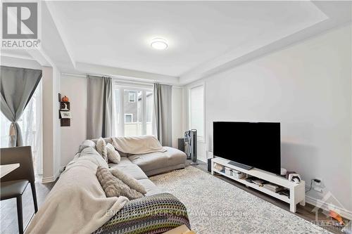 2283 Watercolours Way, Ottawa, ON - Indoor Photo Showing Living Room