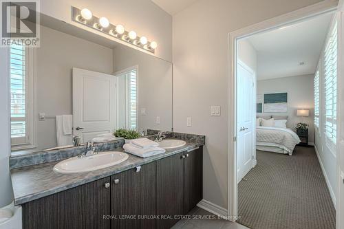 216 - 33 Whitmer Street, Milton, ON - Indoor Photo Showing Bathroom