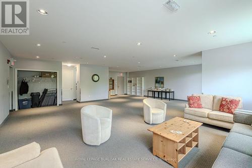 216 - 33 Whitmer Street, Milton, ON - Indoor Photo Showing Living Room