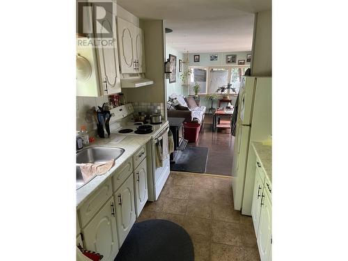 61 3889 Muller Avenue, Terrace, BC - Indoor Photo Showing Kitchen