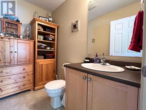 215 Forest Crowne Close, Kimberley, BC - Indoor Photo Showing Kitchen