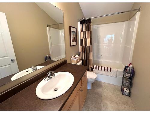 215 Forest Crowne Close, Kimberley, BC - Indoor Photo Showing Bathroom