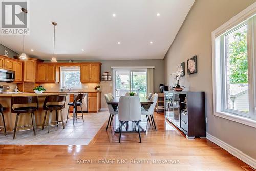 64 Sandra Drive, Pelham, ON - Indoor Photo Showing Dining Room