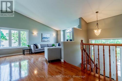 64 Sandra Drive, Pelham, ON - Indoor Photo Showing Other Room