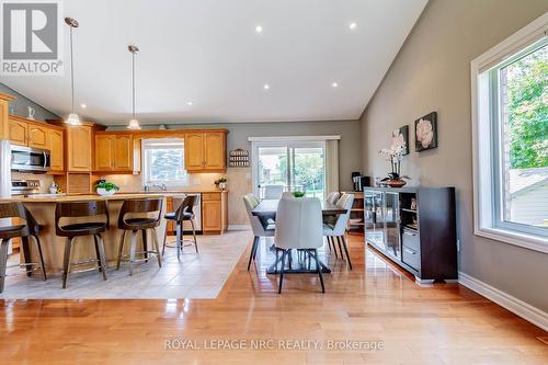 64 Sandra Drive, Pelham, ON - Indoor Photo Showing Dining Room