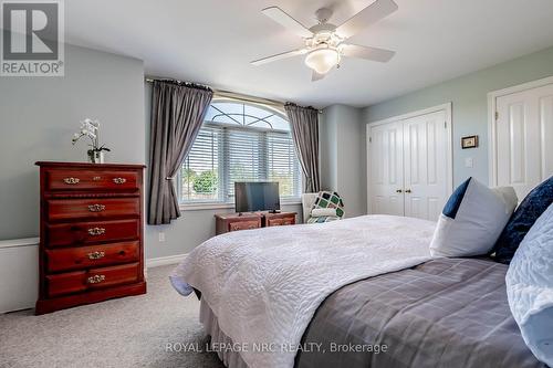 64 Sandra Drive, Pelham, ON - Indoor Photo Showing Bedroom