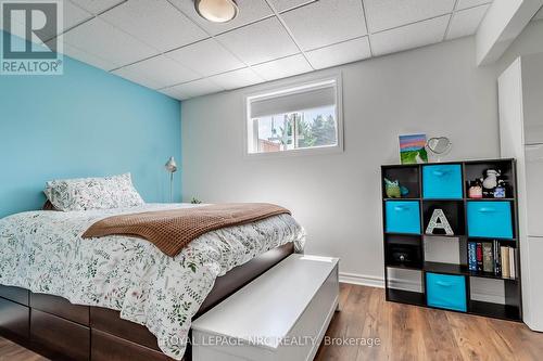 64 Sandra Drive, Pelham, ON - Indoor Photo Showing Bedroom