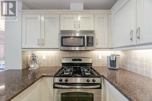 1005 - 360 Pearl Street, Burlington (Brant), ON - Indoor Photo Showing Kitchen With Upgraded Kitchen