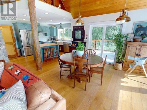 12335 Scotch Fir Point Road, Powell River, BC - Indoor Photo Showing Dining Room