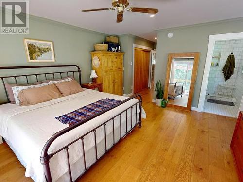 12335 Scotch Fir Point Road, Powell River, BC - Indoor Photo Showing Bedroom