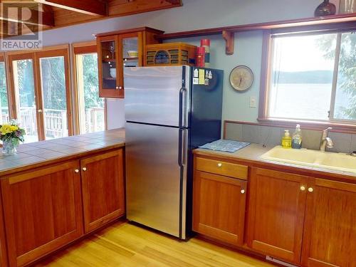 12335 Scotch Fir Point Road, Powell River, BC - Indoor Photo Showing Kitchen