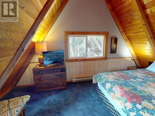 12335 Scotch Fir Point Road, Powell River, BC - Indoor Photo Showing Bedroom