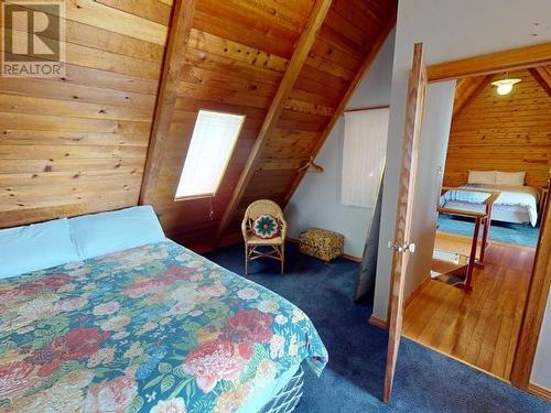 12335 Scotch Fir Point Road, Powell River, BC - Indoor Photo Showing Bedroom