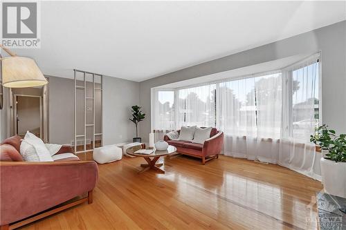 3 Kimberley Road, Ottawa, ON - Indoor Photo Showing Living Room