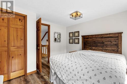 9936 Ontario Street, Lambton Shores (Port Franks), ON - Indoor Photo Showing Bedroom