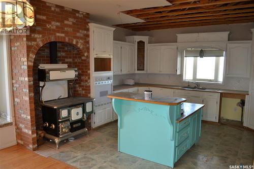 203 1St Street N, Flaxcombe, SK - Indoor Photo Showing Kitchen