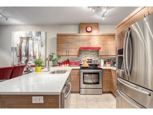 Kitchen - 6-1890 Av. Des Érables, Montréal (Ville-Marie), QC - Indoor Photo Showing Kitchen