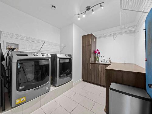 Salle de lavage - 3495 103E Avenue, Shawinigan, QC - Indoor Photo Showing Laundry Room