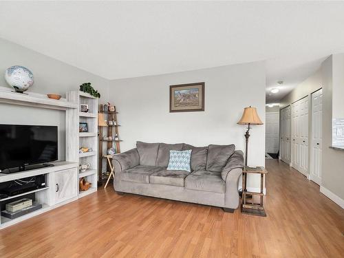 1204-27 Island Hwy South, Campbell River, BC - Indoor Photo Showing Living Room