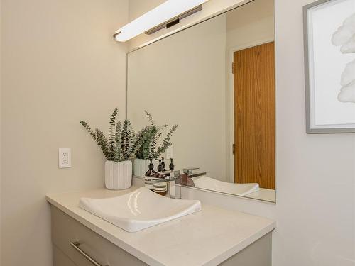 1577 Arthur Street W, Thunder Bay, ON - Indoor Photo Showing Bathroom