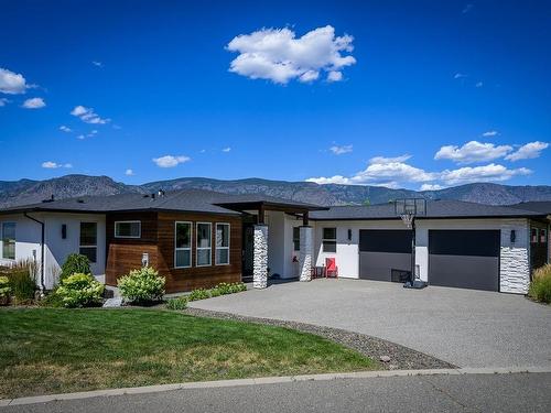 196 Rue Cheval Noir, Kamloops, BC - Outdoor With Facade