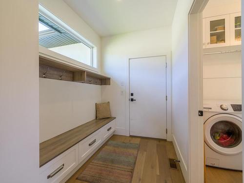 196 Rue Cheval Noir, Kamloops, BC - Indoor Photo Showing Laundry Room