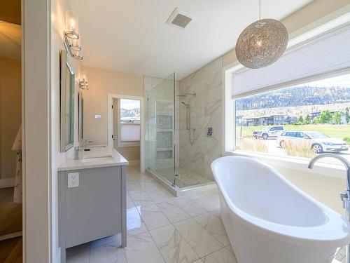 196 Rue Cheval Noir, Kamloops, BC - Indoor Photo Showing Bathroom