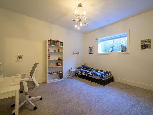 196 Rue Cheval Noir, Kamloops, BC - Indoor Photo Showing Bedroom