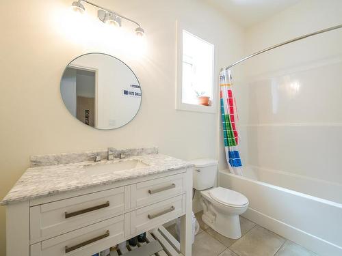 196 Rue Cheval Noir, Kamloops, BC - Indoor Photo Showing Bathroom