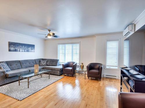 Salon - 6437 Boul. Des Laurentides, Laval (Auteuil), QC - Indoor Photo Showing Living Room