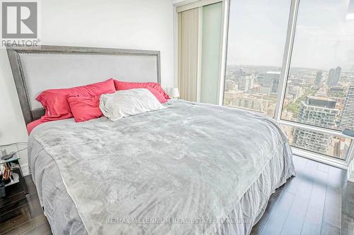 4310 - 8 The Esplanade, Toronto (Waterfront Communities), ON - Indoor Photo Showing Bedroom