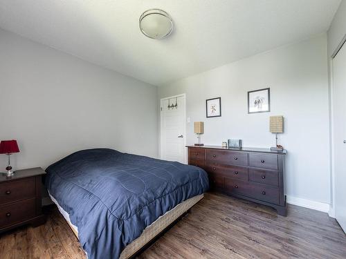 Master bedroom - 407-231 Rue Riverside, Saint-Lambert, QC - Indoor Photo Showing Bedroom