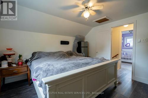 6261 Churchill Street, Niagara Falls, ON - Indoor Photo Showing Bedroom