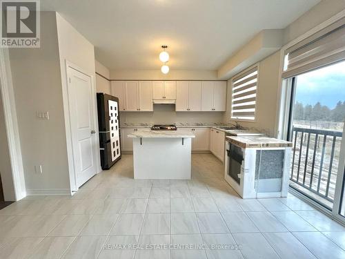 214 Chippewa Avenue, Shelburne, ON - Indoor Photo Showing Kitchen