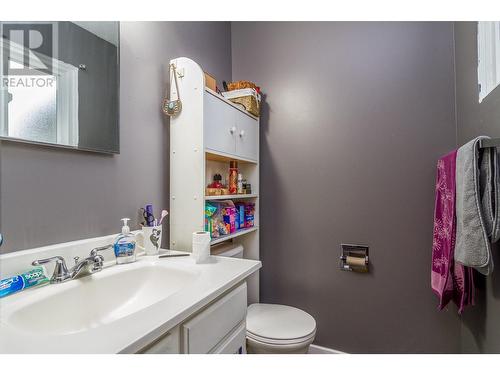 3072 Springfield Road, Kelowna, BC - Indoor Photo Showing Bathroom