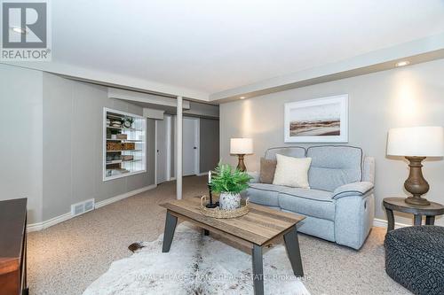 1015 Centre Street N, Whitby (Williamsburg), ON - Indoor Photo Showing Living Room