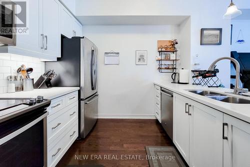 53 - 2086 Ghent Avenue, Burlington (Brant), ON - Indoor Photo Showing Kitchen With Stainless Steel Kitchen With Double Sink