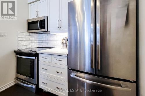 53 - 2086 Ghent Avenue, Burlington, ON - Indoor Photo Showing Kitchen With Stainless Steel Kitchen