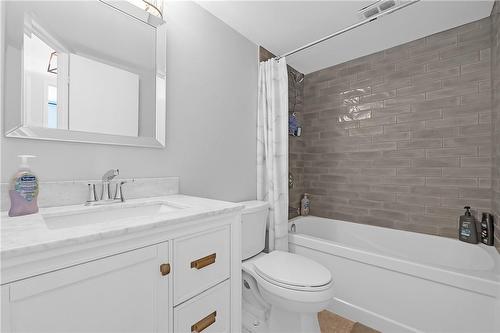 1964 Main Street W|Unit #401, Hamilton, ON - Indoor Photo Showing Bathroom