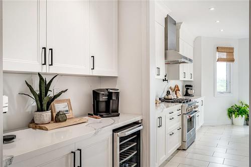 176 Shoreview Drive, Welland, ON - Indoor Photo Showing Kitchen