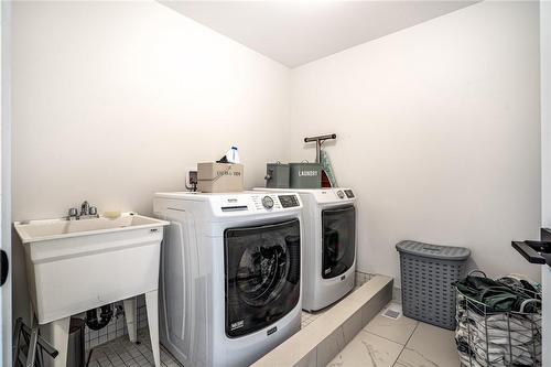 2nd Flr Laundry - 176 Shoreview Drive, Welland, ON - Indoor Photo Showing Laundry Room