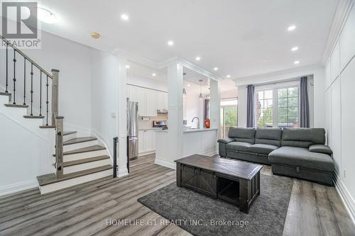 81 Eastview Gate, Brampton, ON - Indoor Photo Showing Living Room