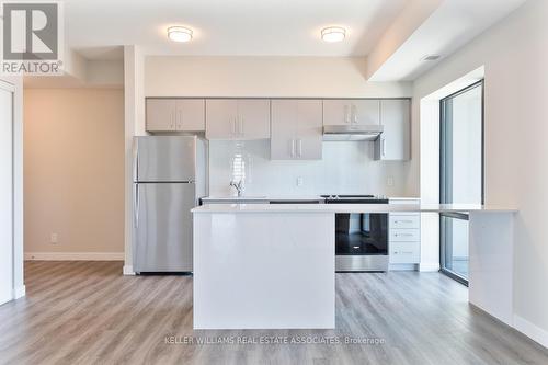 1502 - 15 Queen Street S, Hamilton, ON - Indoor Photo Showing Kitchen