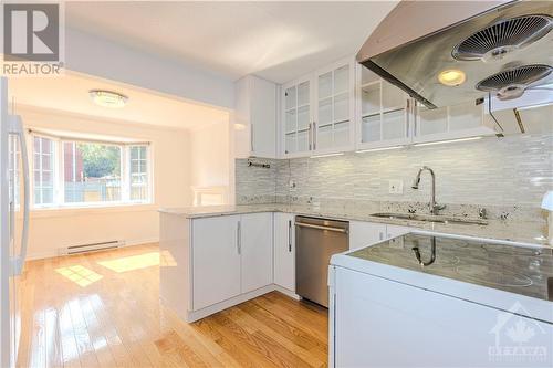 106 Mcclellan Road, Ottawa, ON - Indoor Photo Showing Kitchen With Upgraded Kitchen